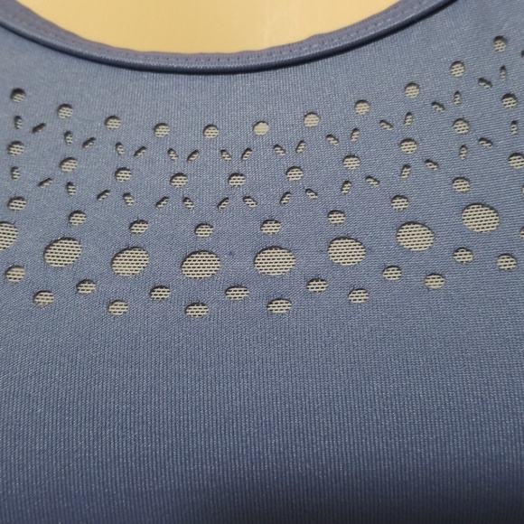 40% OFF 4+ BUNDLES  CLOSET CLOSING! - Picture 3 of 4